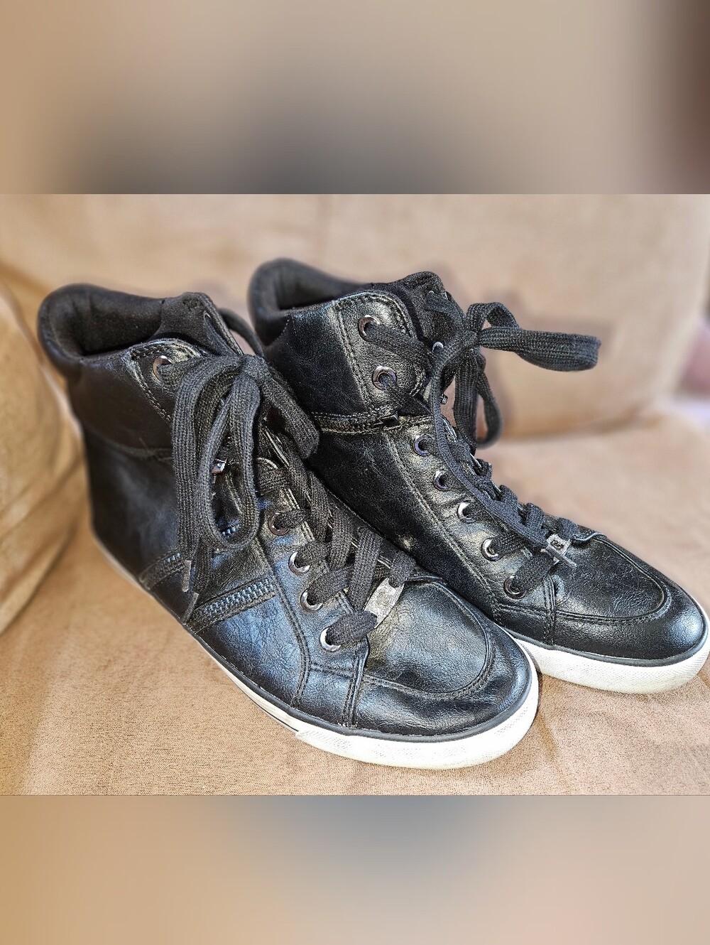 G by GUESS Sz 10 Orizze Black Leather High Top Sneakers